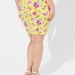 Torrid Size 4 Betsy Johnson Mini Studio Knit Ruched Skirt - NWOT